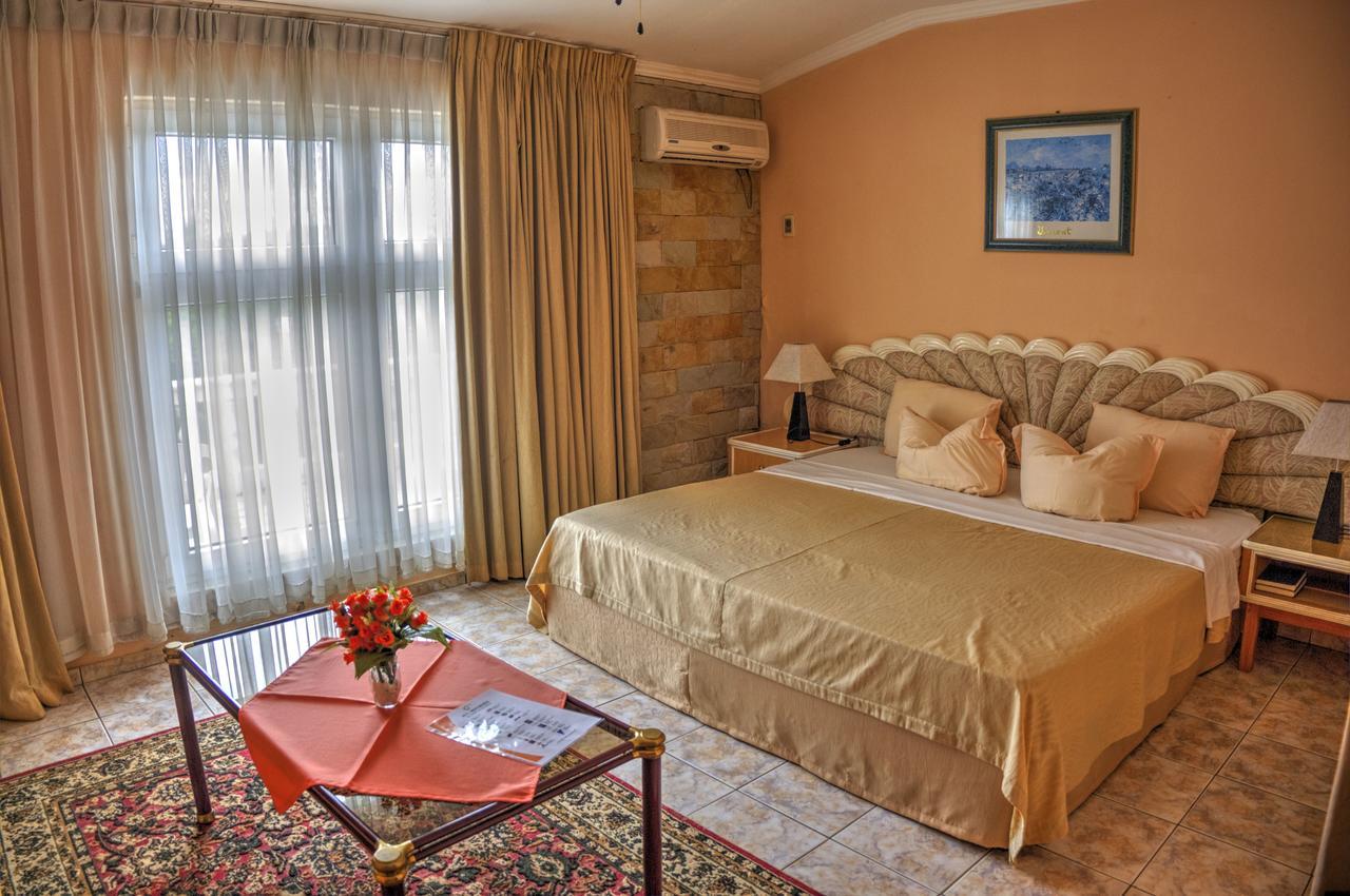 Hotel Independencia Екстериор снимка