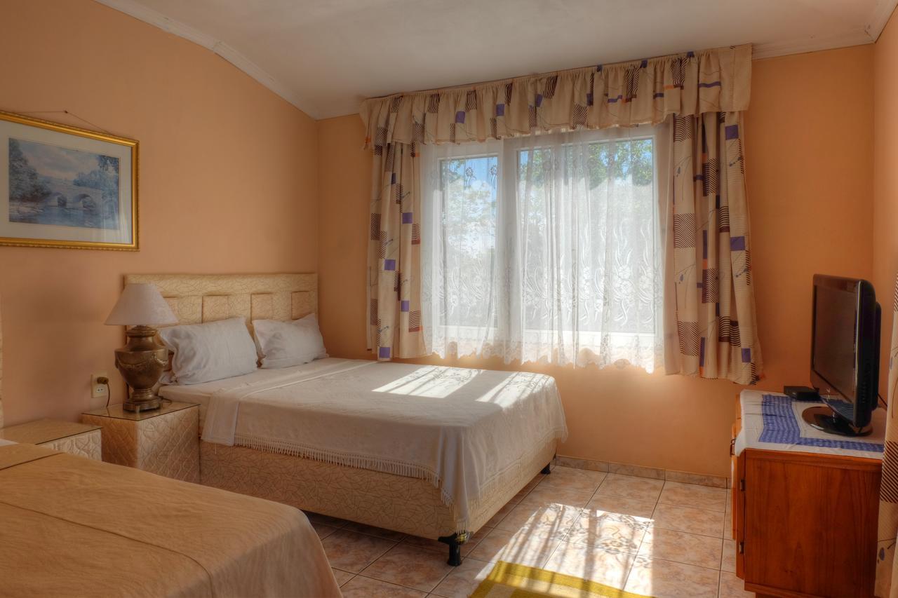 Hotel Independencia Екстериор снимка