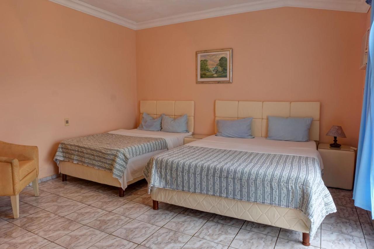 Hotel Independencia Екстериор снимка